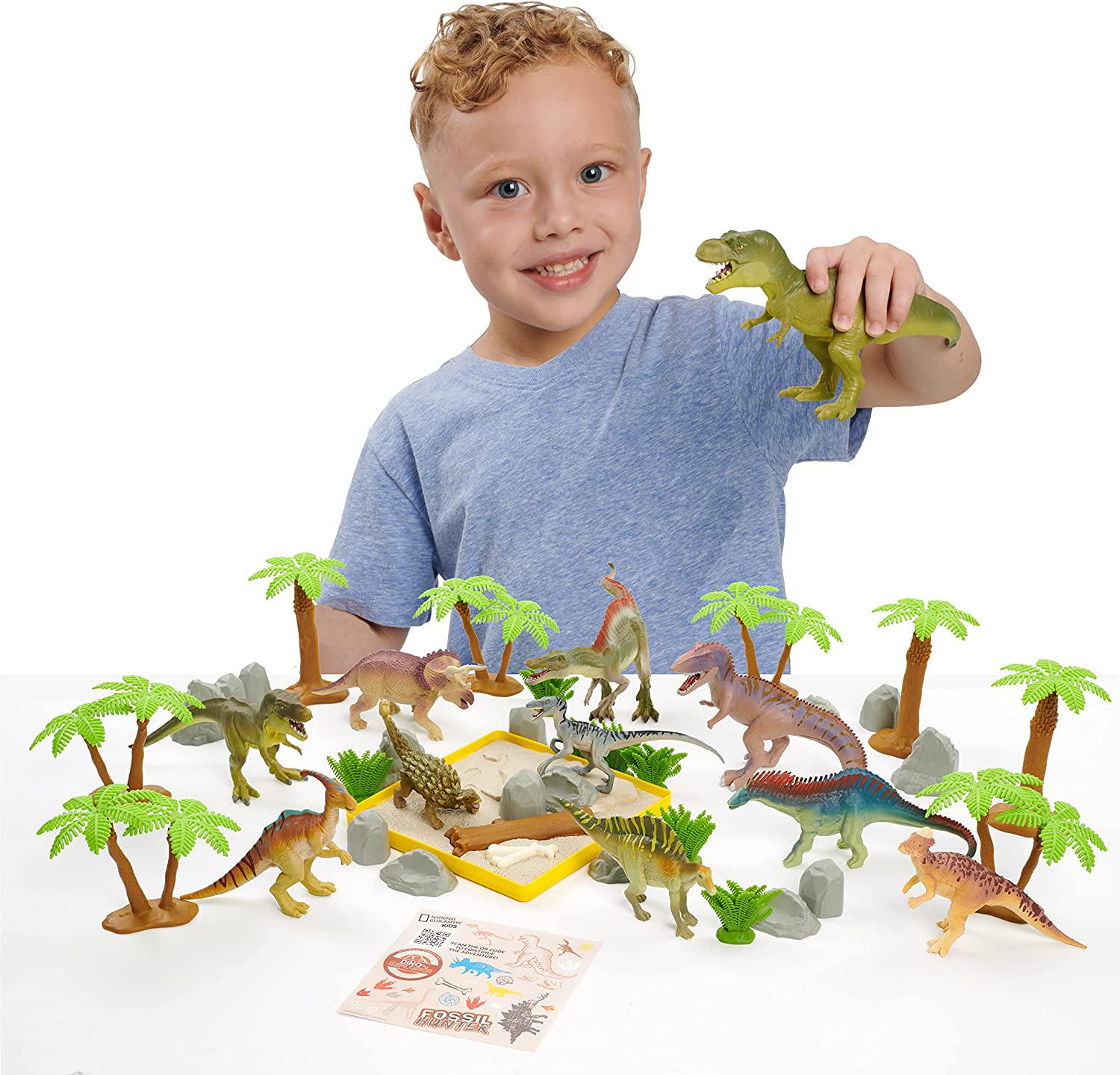 National Geographic, Just Play National Geographic Kids Tub of Realistic Dinosaur Toy Figures, QR Code to T Rex, Triceratops, Velociraptor Facts, Packaging from Recycled Material, Storage Container, Exclusive